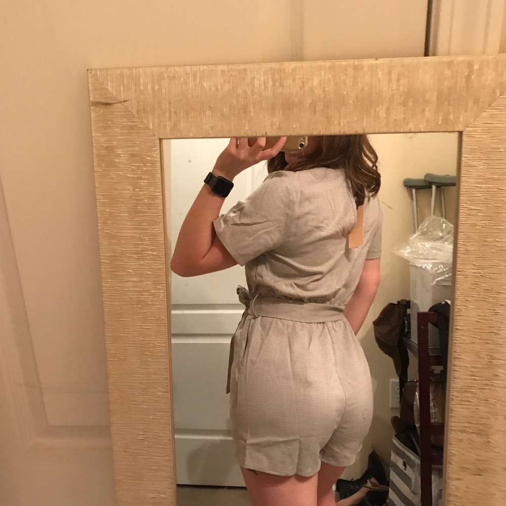 ✨SALE✨💕Gray Pinstripe Romper💕 - Picture 4 of 5